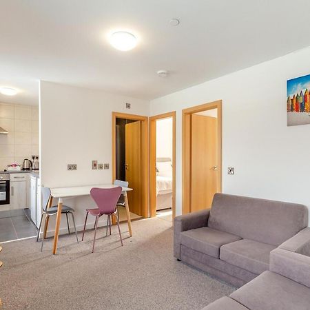Coastal Charm Retreat In Ilfracombe Apartment Bagian luar foto